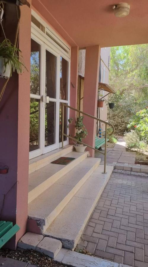 Apartamento On The Edge Of A Crater Mitzpe Ramon Exterior foto